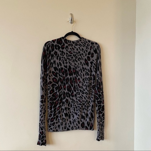 EQUIPMENT -Sloane Cheetah Print 100% Cashmere Lightweight Sweater - Picture 3 of 9